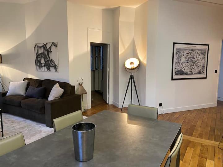 Appartement 3 Chambres Paris 7E ภายนอก รูปภาพ