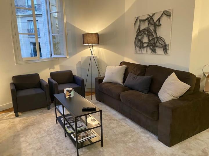 Appartement 3 Chambres Paris 7E ภายนอก รูปภาพ