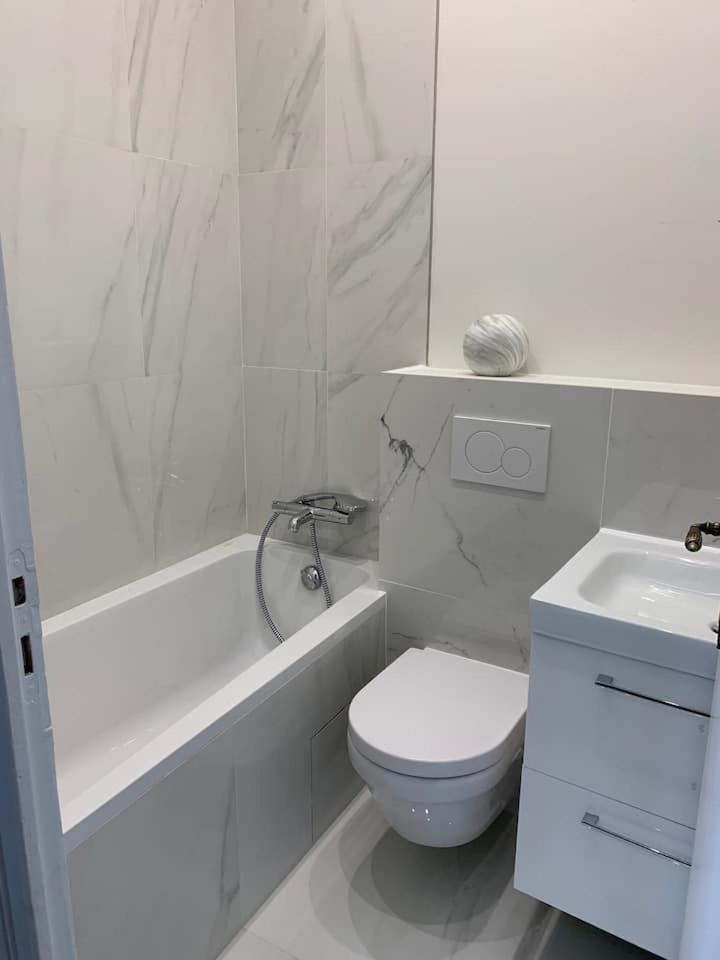 Appartement 3 Chambres Paris 7E ภายนอก รูปภาพ